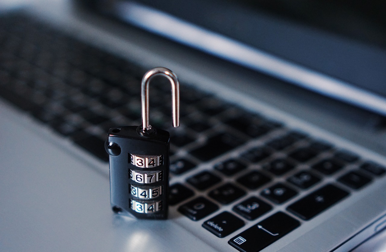photo cadenas sur ordinateur portable